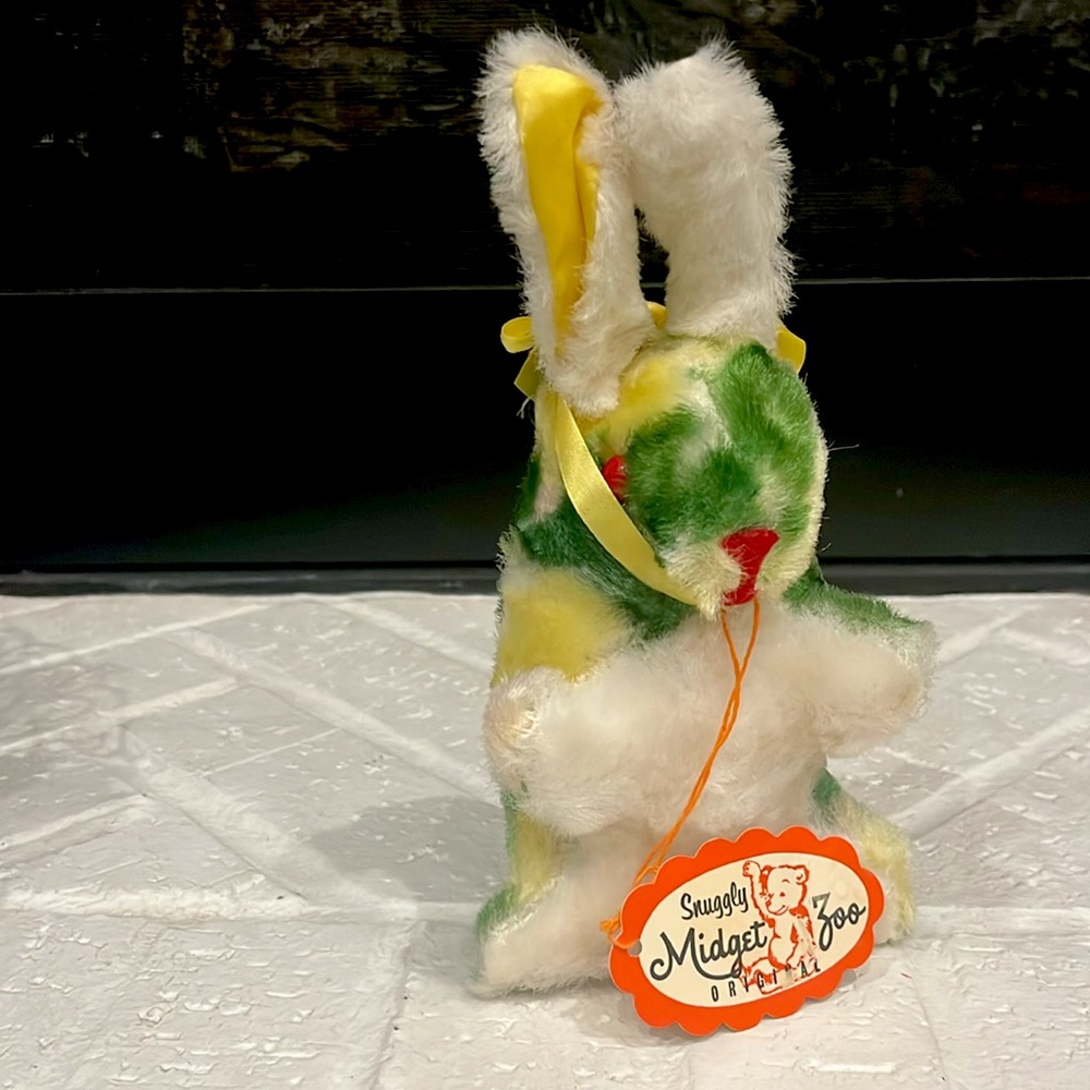 Vintage Bunny Snuggly Midget Zoo Designed by Evan With  Easter Basket 🐇